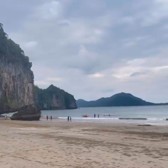 หาดยาว ชายหาดสุดสงบในกันตัง-ตรัง
