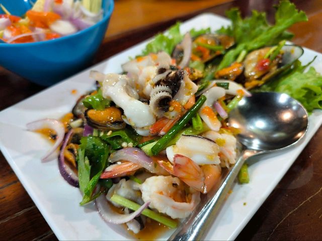 ร้านเป๋นปลาเป็น นครพนม