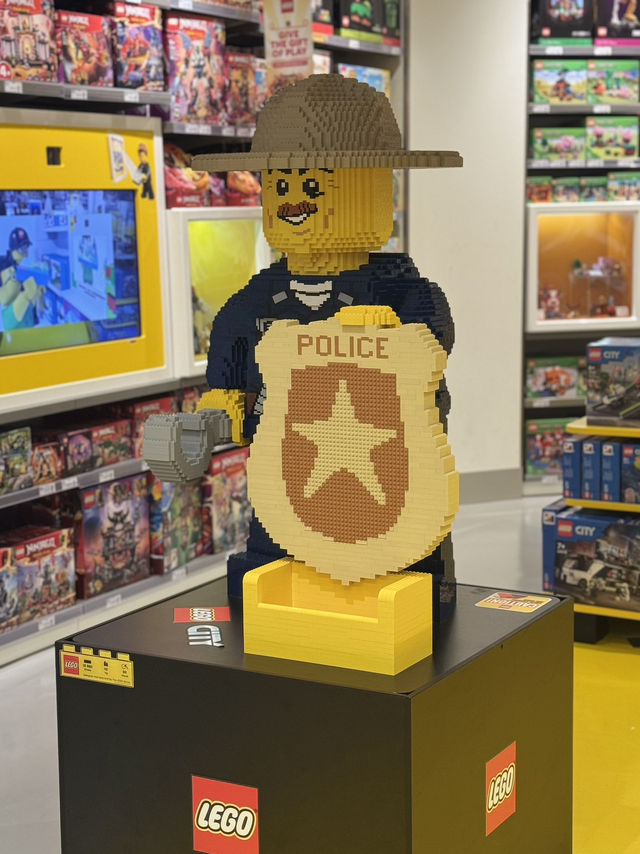 LEGO STORE IN SUNTEC CITY, SINGAPORE 🇸🇬