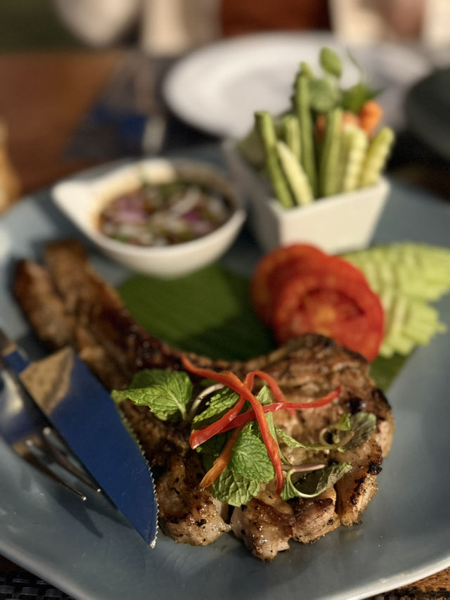 อิ่มอร่อยในบรรยากาศสุดโรแมนติกที่ร้านระเบียงชา