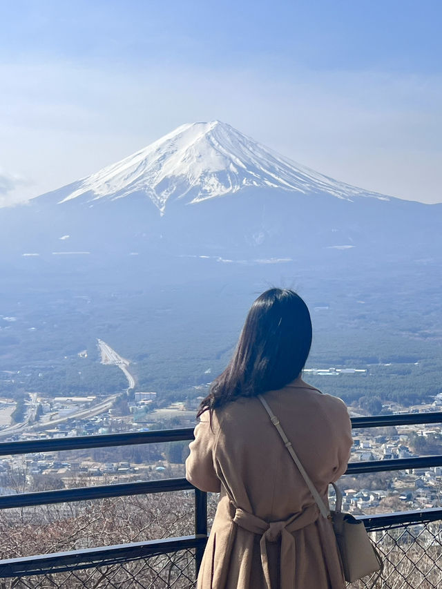  **眺望壯麗富士山！🚠搭天上山纜車，感受河口湖美景** 