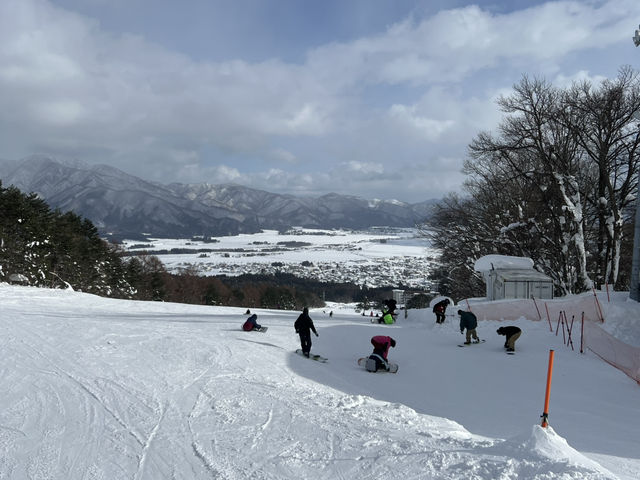 หนีร้อนไปเล่นสโนบอร์ดที่ Inwashiro Snow Paradise