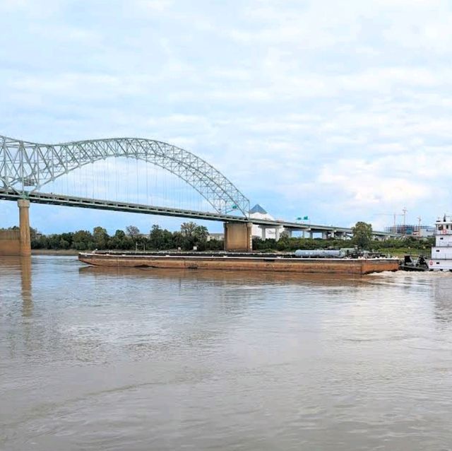 Memphis Stay & Lower Mississippi River Cruise