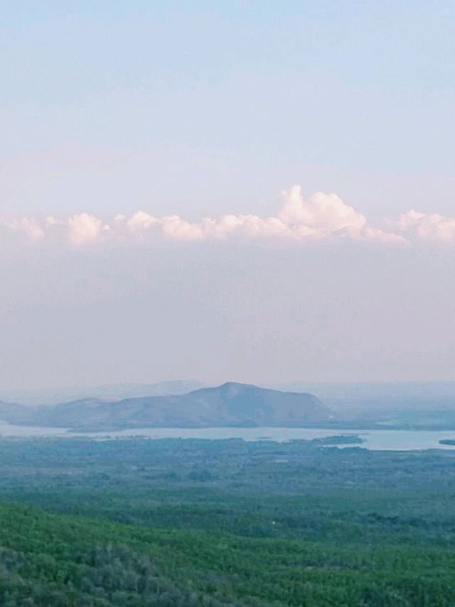 緬甸曼德勒著名景點：波巴山，適合打卡拍照📸