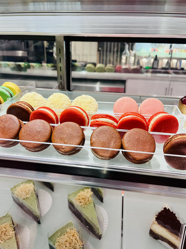 “Where Green Meets Sweet – Nouvelle Cafe”