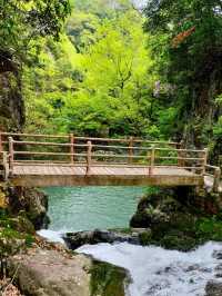 Baizhang Waterfall: A Compact Yet Captivating Natural Escape