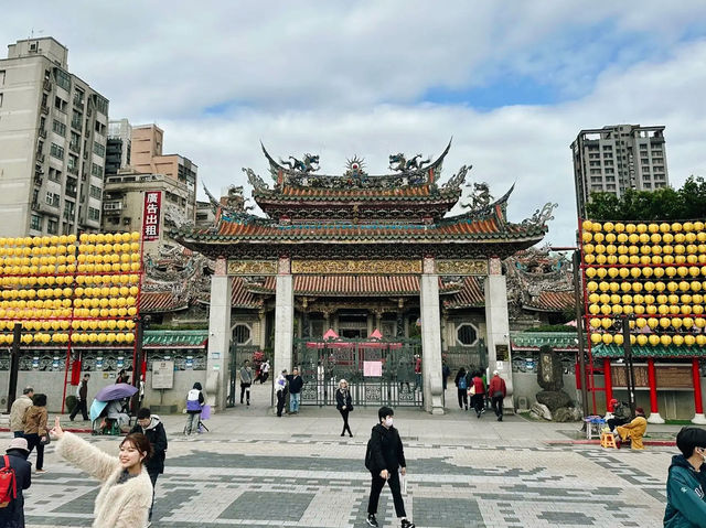 A Spiritual and Cultural Icon: Lungshan Temple 