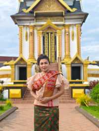 ตักบาตรข้าวเหนียววัดหลวงปากเซ ไหว้ศาลหลักเมือง
