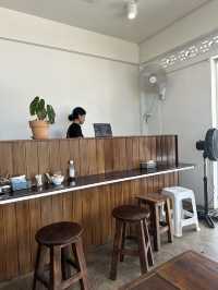 ร้านก๋วยเตี๋ยวร่มไม้