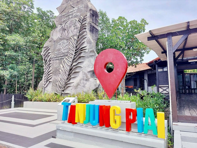 Tanjung Piai: Where the Eurasian Continent Kisses the Sea Goodnight" 🌏🌊