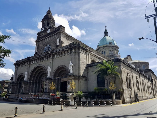 🌅 “Sunsets & Surprises: 48 Hours at Manila Bay” 🇵🇭