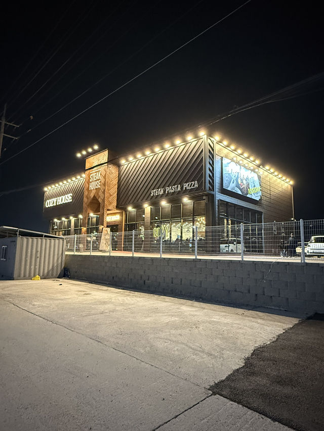 Loved for it's Cozy Vibe, Diversed Menu and Affordable Prices.