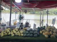 ตลาดริมฝั่งบางประกง 