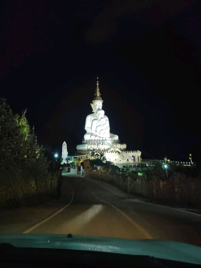 วัดพระธาตุผาซ่อนแก้ว จังหวัดเพชรบูรณ์