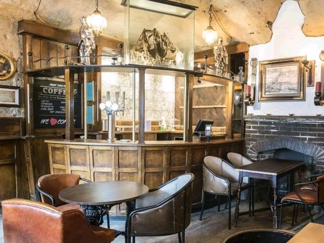 A Storied Escape to Nottingham: Where History Meets Hidden Charm