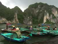 【Ha Long Bay｜ハロン湾｜ベトナム】 エメラルドの海に無数の奇岩が浮かぶ、海の神秘風景