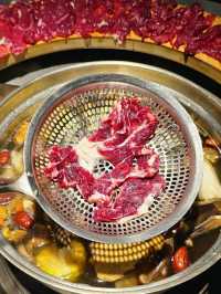📍 深圳必吃！就犟牛肉火鍋🍲繁花似錦拼盤