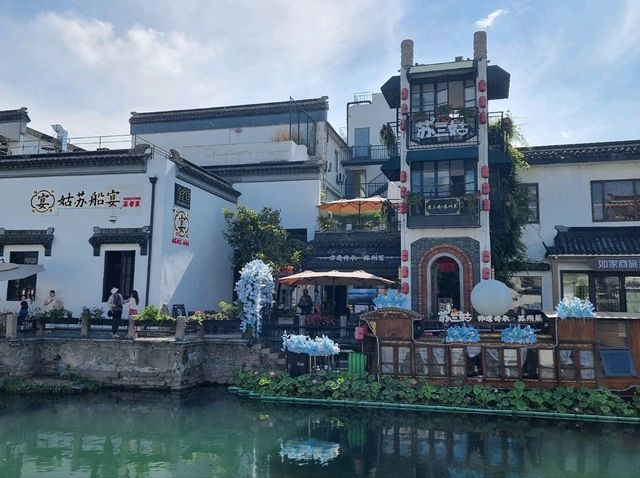 Beyond the Postcard: Unveiling Pingjiang Road's Living Beauty