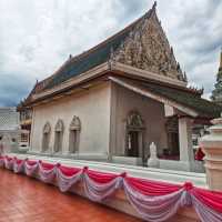 สักการะหลวงพ่อสุโขทัยที่นนทบุรี
