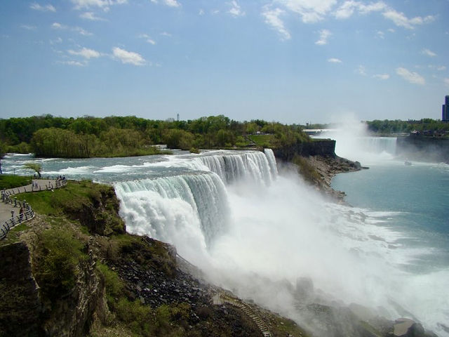 Niagara Falls: A Natural Wonder That Speaks in Thunder