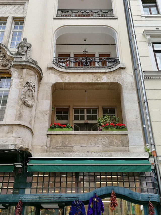 Strolling Into Sophistication: Ernst Gallery & Budapest’s Hidden Elegance