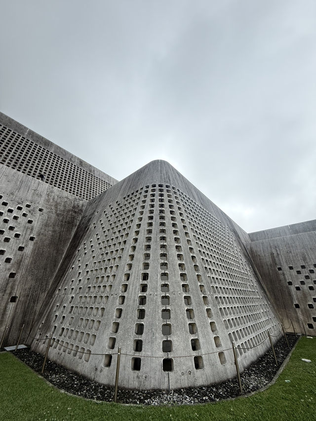 沖繩｜以琉球古城為意象的沖繩博物館 能勢修治的建築美學
