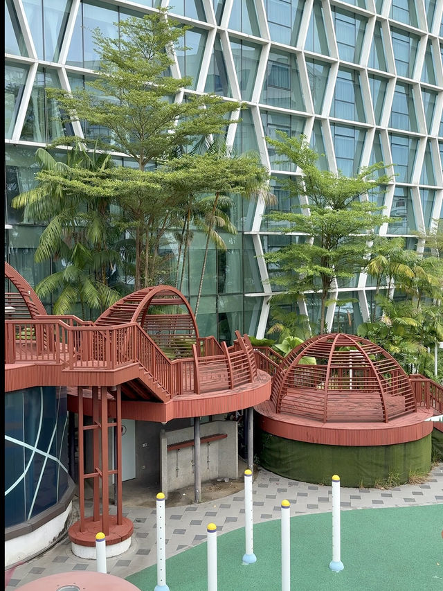Take a Breather at This Garden Hideaway Above the Shops