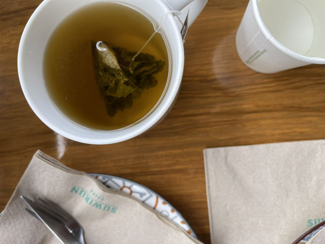 สุวิรุฬห์ ชาไทย สาขาธนาลัย (Suwirun TeaFé’)