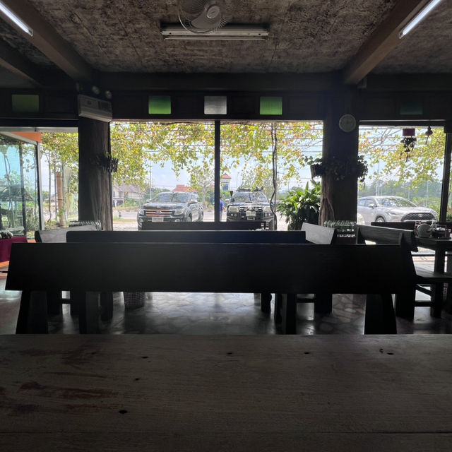 ร้าน โกแดง