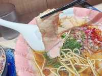 新莊排隊名店｜熊越岳拉麵：免費續麵續湯太佛心，飯也超驚豔！