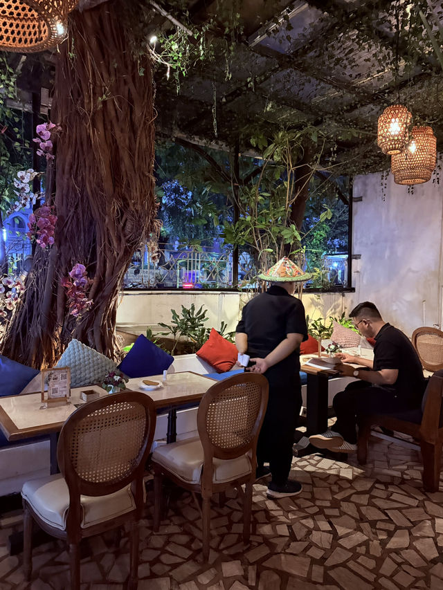 Farm to Table dining experience  in this Beautiful Cafe in Jakarta