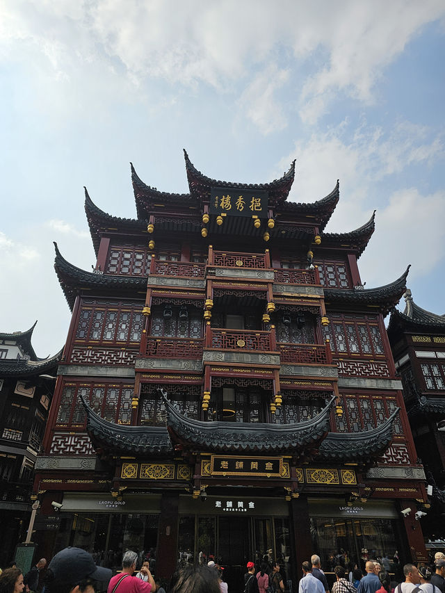 The Ultimate Yu Garden Day Experience: Shanghai's Historic Heart