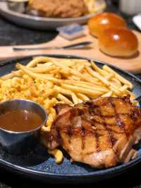 Josh's Grill – Casual Comfort with a Smoky Kick