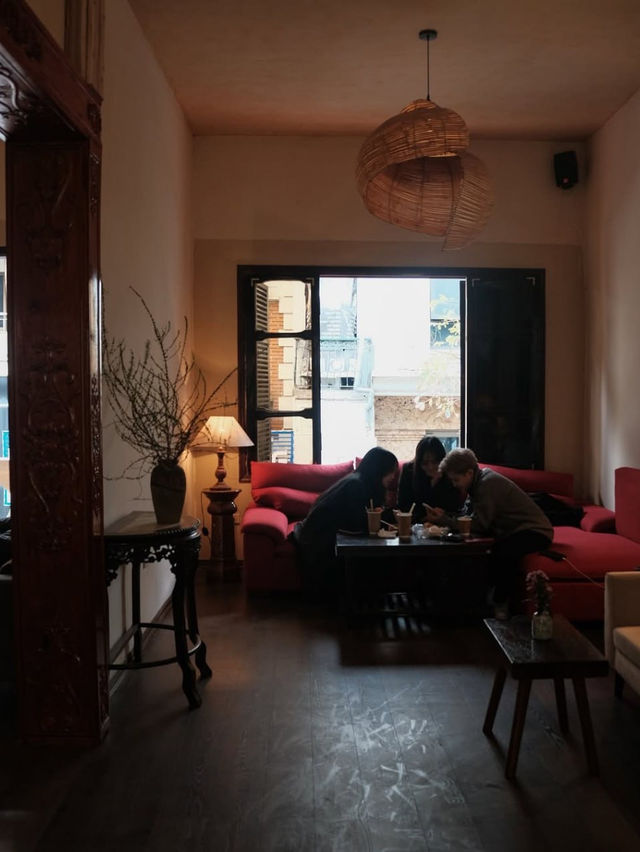 Hanoi Neighbors