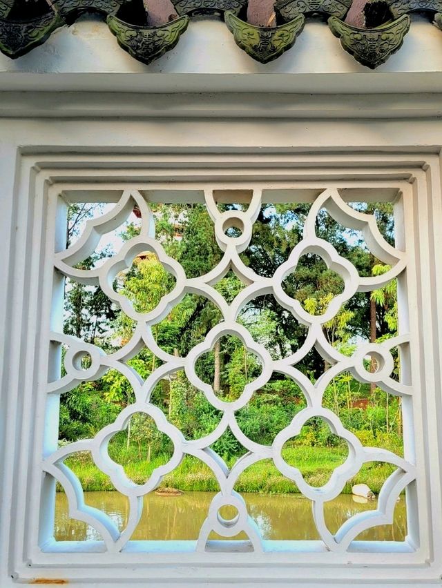 Inspiring pavillions of Bonsai Garden