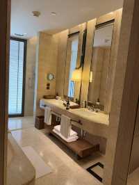 Waldorf Astoria Bangkok โรงแรมในกรุงเทพ