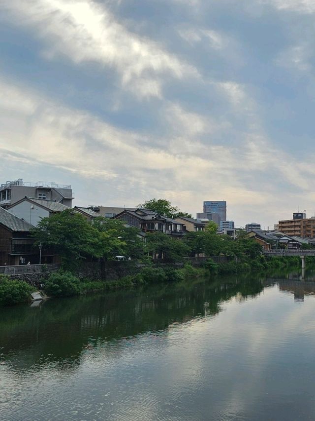 金澤漫步〔淺野川〕，流淌千年的靜美時光