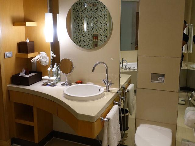🛏️ Perfect City Escape at Centara Grand & Bangkok Convention Centre