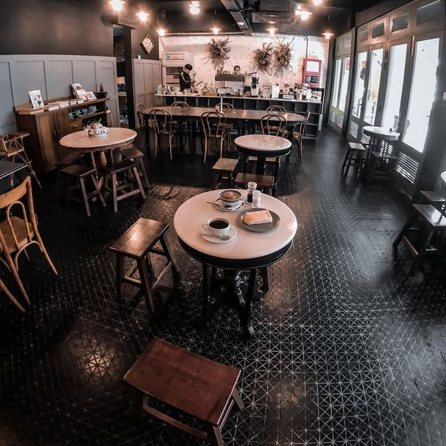  Lim Kee Cafe