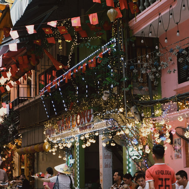 Hanoi Train Street- Vietnam 🇻🇳