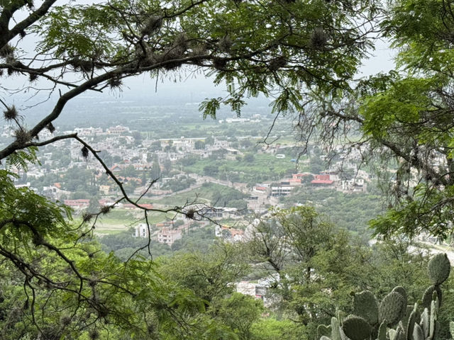 Hiking the largest monolith in Mexico | Peña de Bernal