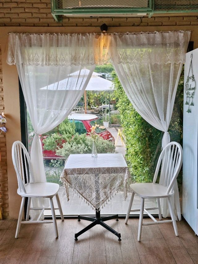 Afternoon Bar & Bistro 🏡
