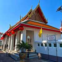 สักการะหลวงพ่อโต ซำปอกง ที่วัดกัลยาณ์