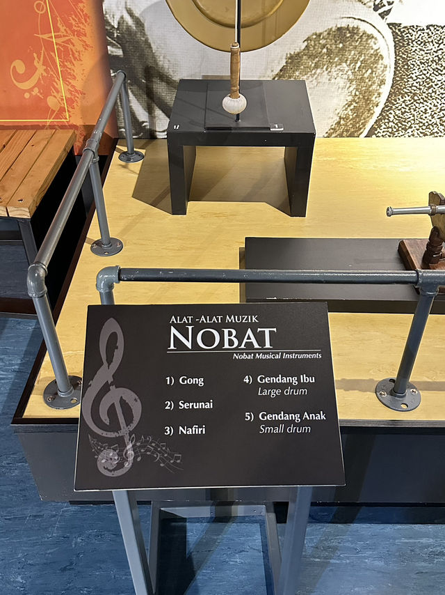 Music Museum: Where Instruments Judge Your Rhythm 