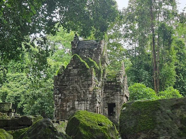 Prasat Preah Palilay is a hidden gem within Angkor