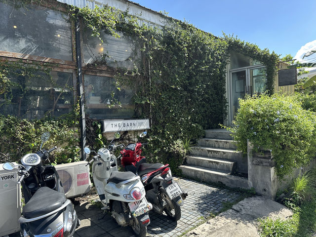 【The Barn Eatery And Design｜チェンマイ“おしゃれ空間×最強Wi-Fiの作業カフェ”】