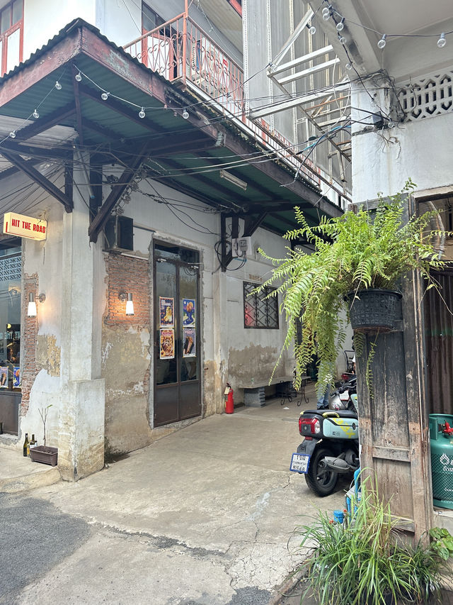 ชวนเที่ยวตรอกโรงไม้ ซอยสุดอาร์ตบนถนนทรงวาด