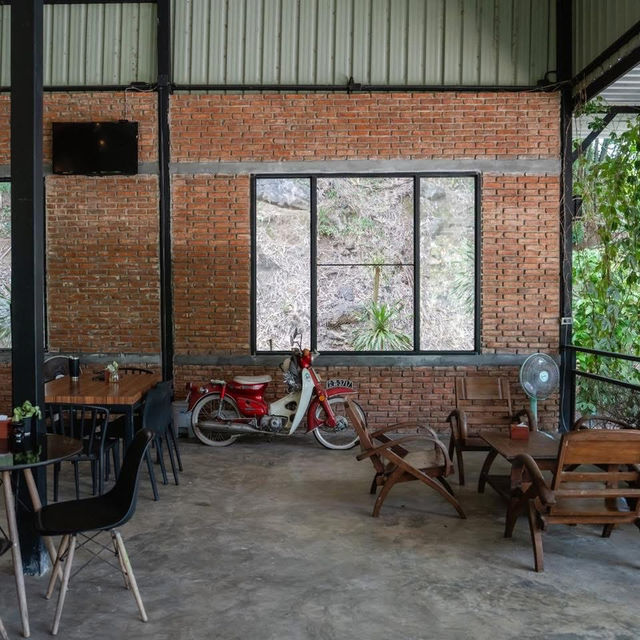 โรงคั่วกาแฟเขาสก ☕️⛰️
