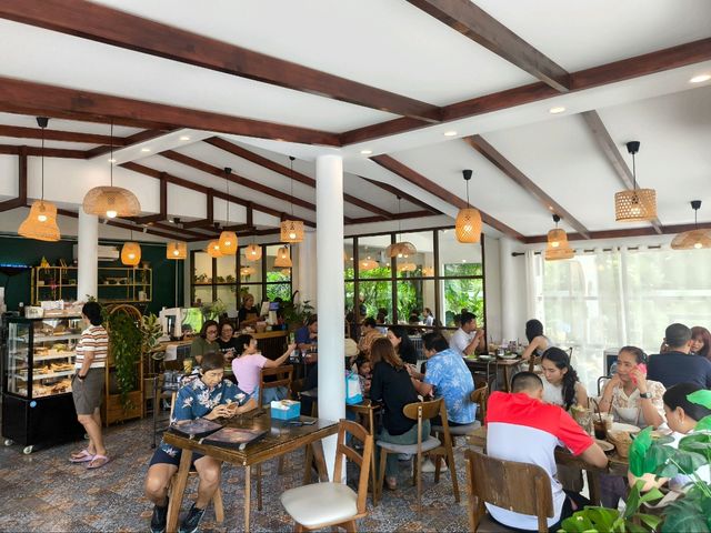Homnoir หอมนัวร์ somtum&cafe 