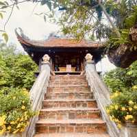 🌿✨ *One Pillar Pagoda (Chùa Một Cột): Hanoi’s Lotus-Inspired Miracle* 🏯🌸